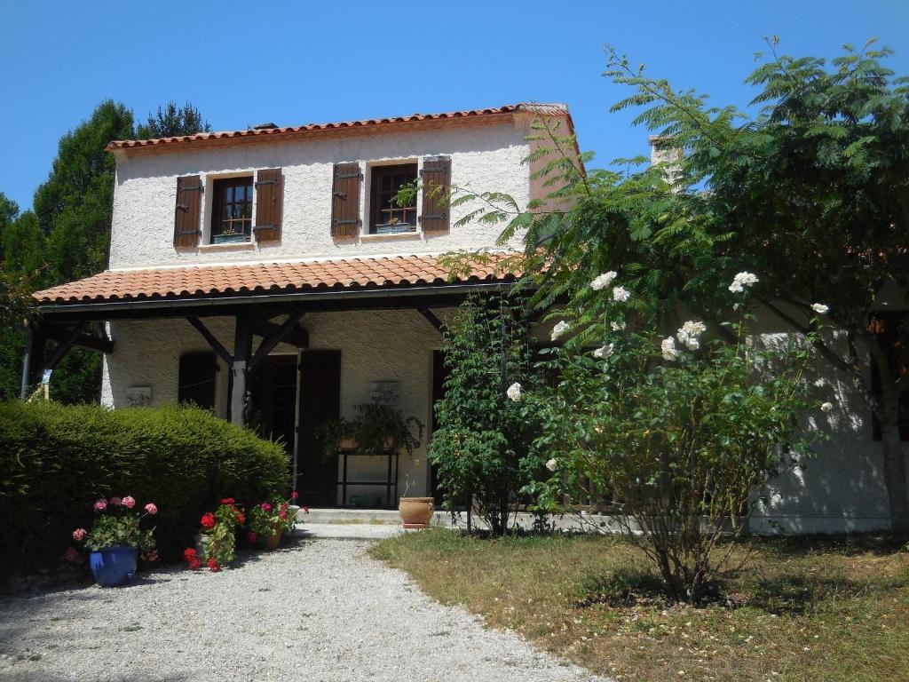 B&B / Chambre d'hôtes La Madriguera Accommodation 16 Route de la Piscine 16320 Gardes-le-Pontaroux