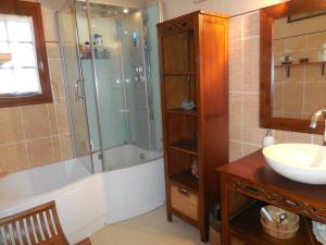 B&B / Chambre d'hôtes La Madriguera Accommodation 16 Route de la Piscine 16320 Gardes-le-Pontaroux -1
