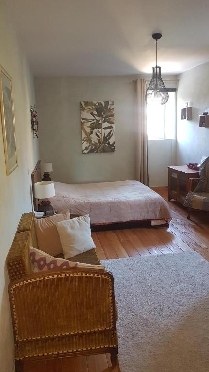 B&B / Chambre d'hôtes la magnanerie 12 rue la cantonnade 30720 Les Tavernes