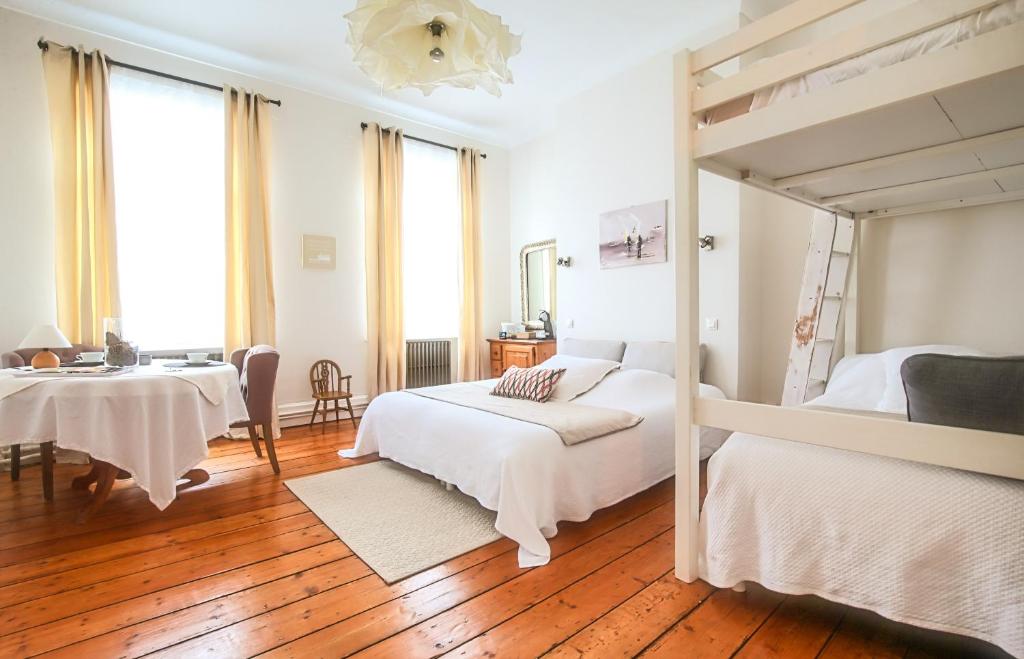 B&B / Chambre d'hôtes -- La main à la pâte -- 21 Rue Saint-Jean 62200 Boulogne-sur-Mer