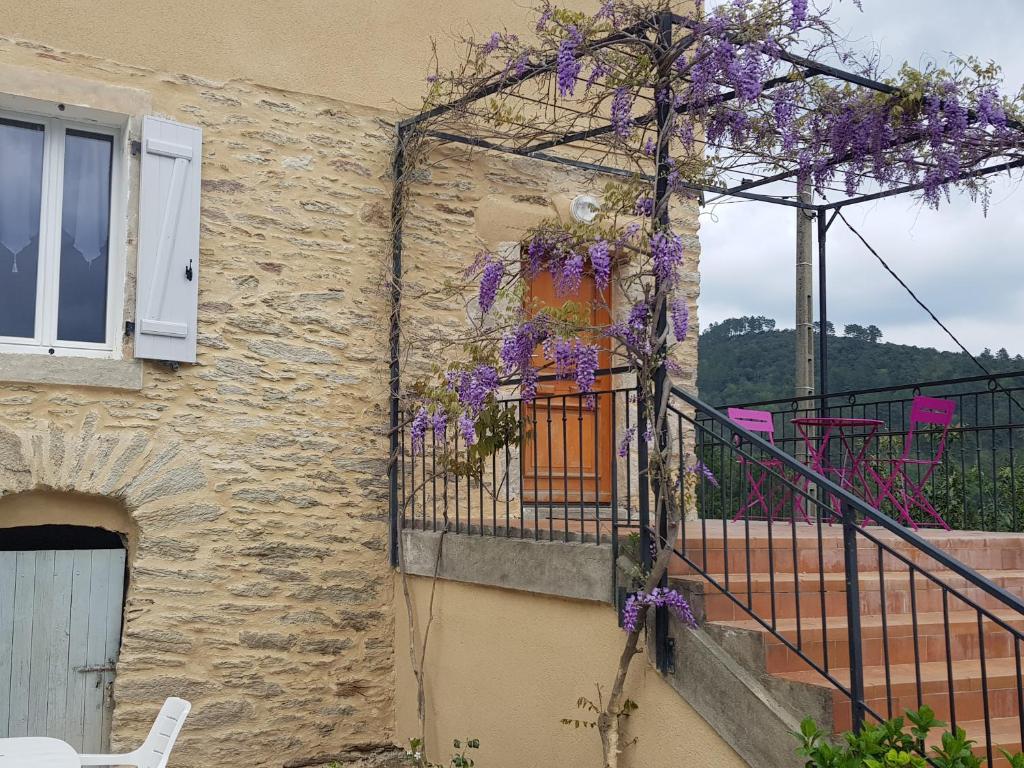 La maison au cèdre 24430 Andrivaux