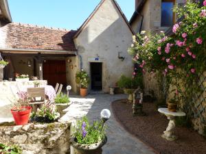 B&B / Chambre d'hôtes La Maison aux Hortensias 7 rue des remparts 03500 Verneuil-en-Bourbonnais Auvergne