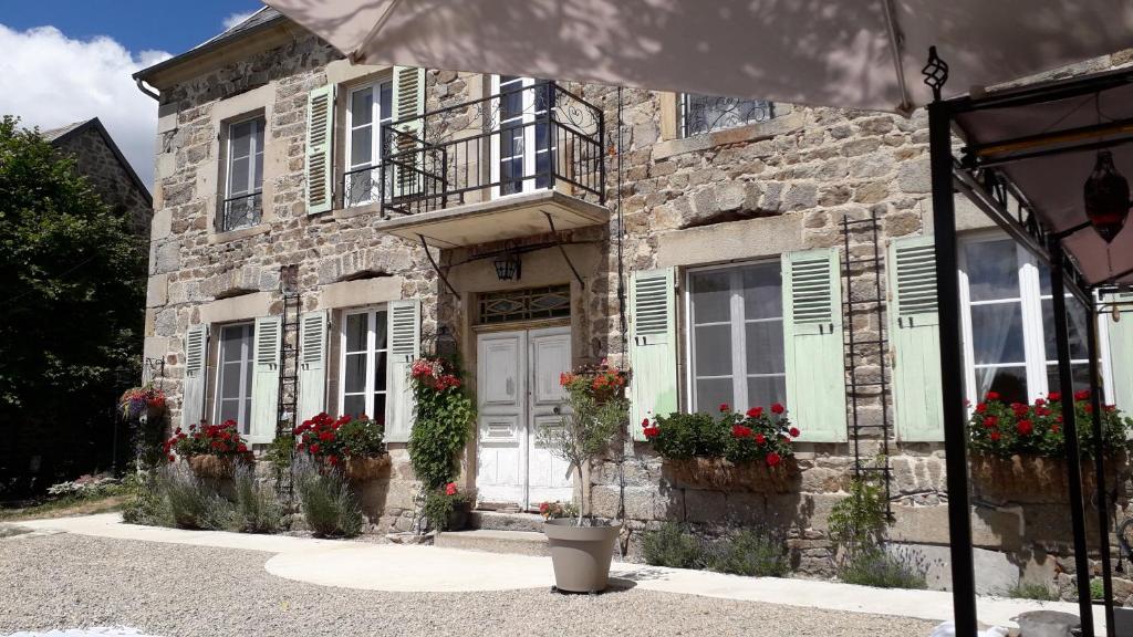 La Maison Bourgeoise 63640 Ragheade, 63640 Saint-Priest-des-Champs