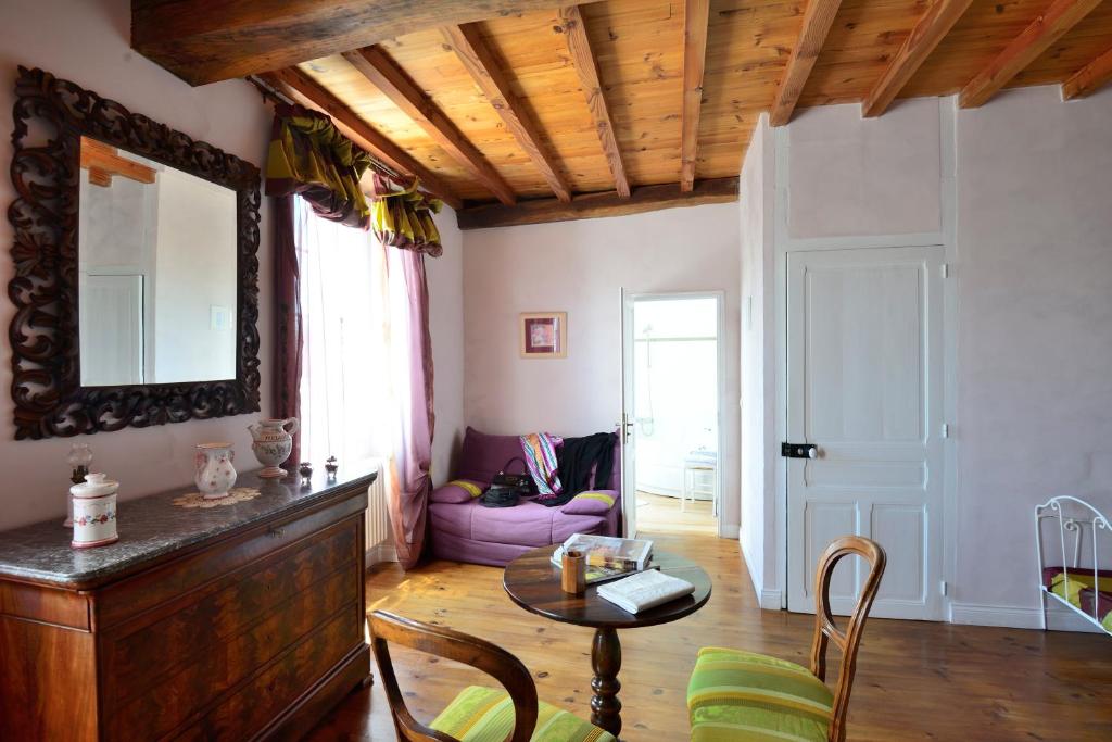 B&B / Chambre d'hôtes La Maison d'Anais 3 Rue Pasteur 65500 Vic-en-Bigorre