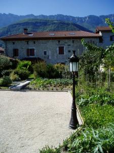 B&B / Chambre d'hôtes La Maison d'Euterpe 85 route de Buchet Plaine 38660 Sainte-Marie-dʼAlloix Rhône-Alpes