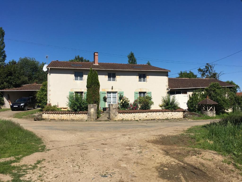 La Maison d'Olives Le Breuil, Nouic, France, 87330 Nouic