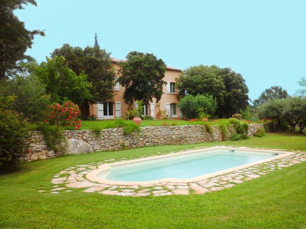 B&B / Chambre d'hôtes La Maison de Campagne 130 Impasse des Cadenières 83570 Carcès