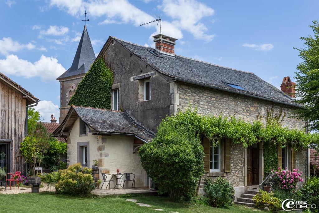 B&B / Chambre d'hôtes La Maison de Louna Le Bourg 12260 Salles-Courbatiès