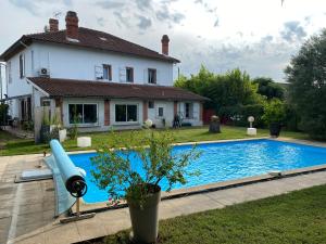 B&B / Chambre d'hôtes La Maison de Maxou 180 Avenue de Bordeaux 82000 Montauban Midi-Pyrénées