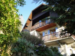 B&B / Chambre d'hôtes La Maison du Chevalier La Sauvanie 63480 Marat Auvergne