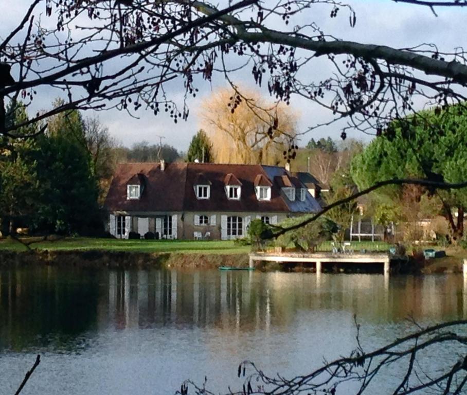 La maison du lac 49 Rue de la Bourgogne, 95430 Auvers-sur-Oise