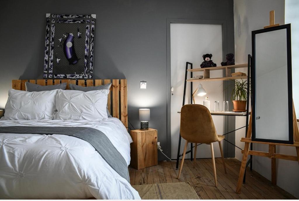La Maison Fleur de Frangipanier 205 Route de Yenne, 73240 Saint-Genix-sur-Guiers