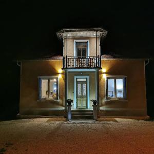 B&B / Chambre d'hôtes La Maison Fleur de Frangipanier 205 Route de Yenne 73240 Saint-Genix-sur-Guiers Rhône-Alpes