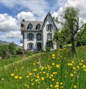 B&B / Chambre d'hôtes La Maison Normande Le Bourg 15590 Saint-Cirgues-de-Jordanne Auvergne