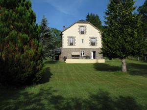 B&B / Chambre d'hôtes La maison 3 Rue du Prã Bou 19170 Tarnac Limousin