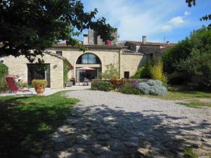 B&B / Chambre d'hôtes La Migrane 7 Boulevard du Couchant 30250 Villevieille Languedoc-Roussillon