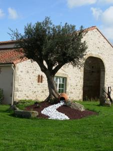 B&B / Chambre d'hôtes La Minaudière 35-45 allée de caphar 79250 Nueil-les-Aubiers Deux-Sèvres