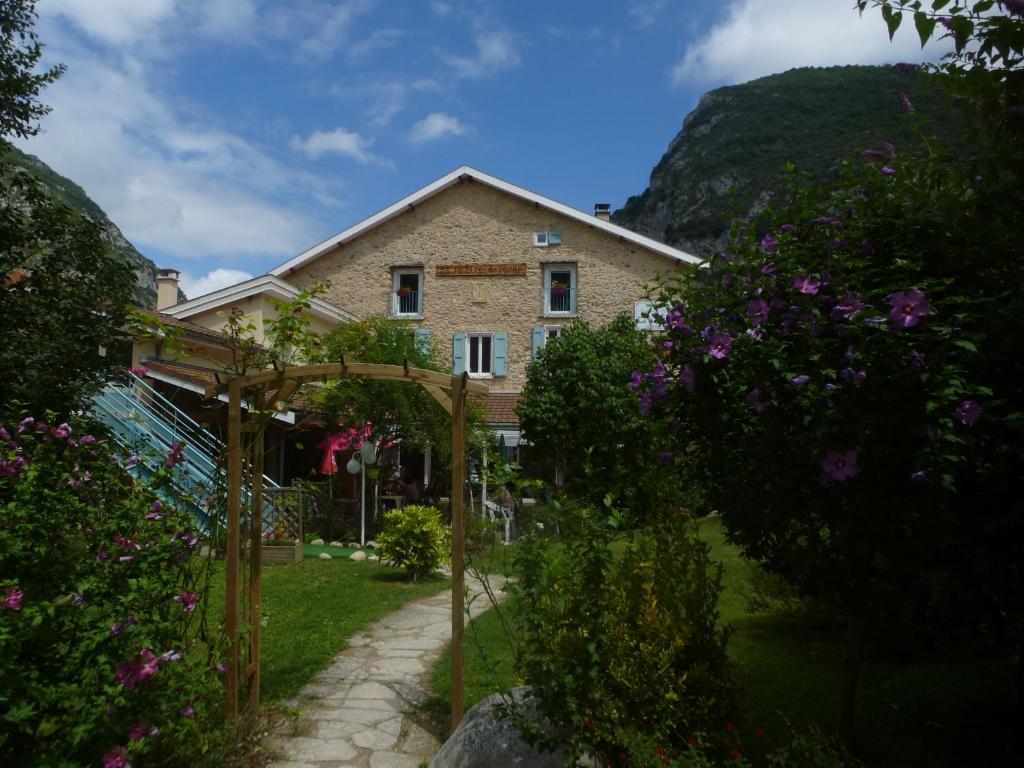 B&B / Chambre d'hôtes La petite auberge de niaux La Petite Auberge de Niaux route de Montcalm,41 09400 Niaux