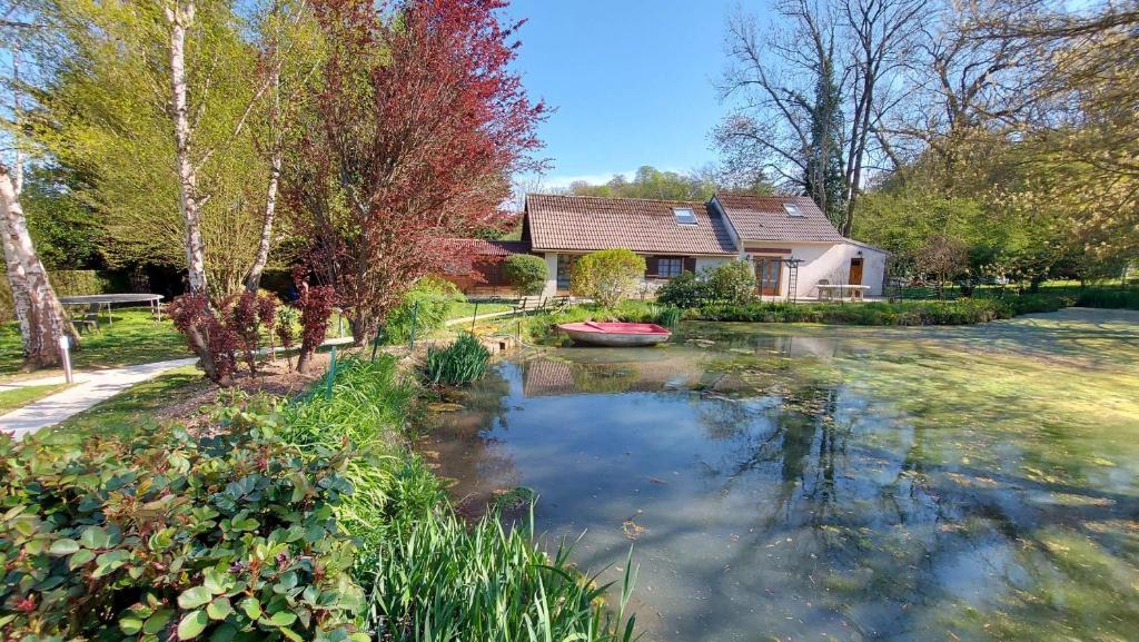 B&B / Chambre d'hôtes La petite campagne 25 Route de Vernon 78270 Blaru