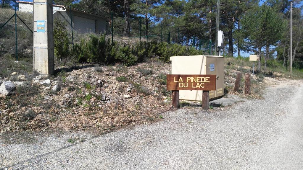 La Pinède du Lac CHEMIN DES PLECHES, 04800 Esparron-de-Verdon