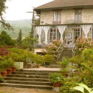 B&B / Chambre d'hôtes La Pluie de Roses 14 rue Claude Monet 27620 Giverny Normandie