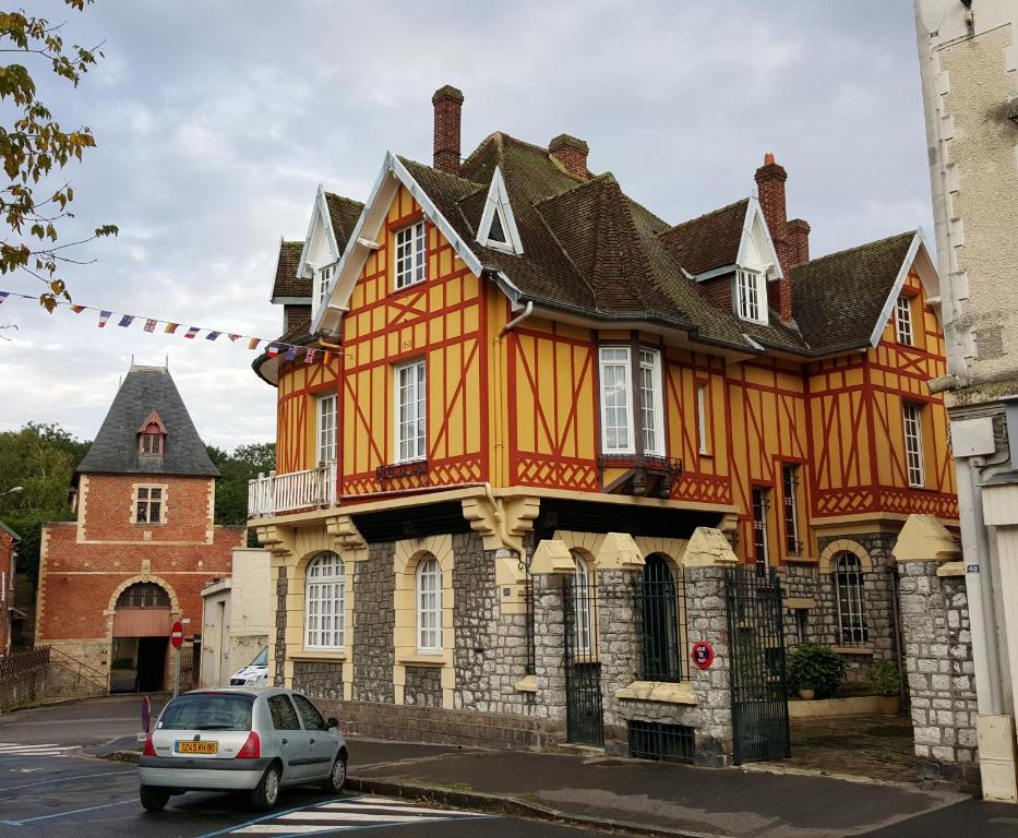 B&B / Chambre d'hôtes La Porte De Bretagne 50 Rue Saint-Sauveur 80200 Péronne