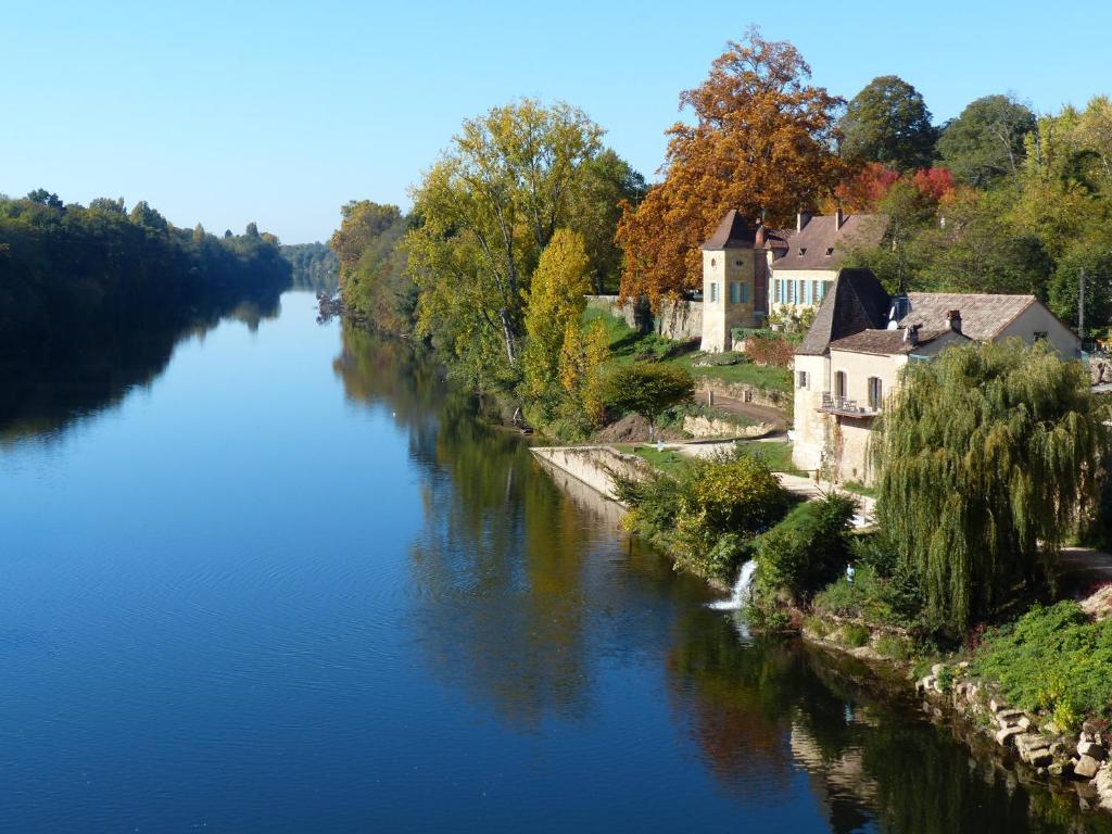 B&B / Chambre d'hôtes La Rebière d'Or, B&B et Gîte 13 rue de la Rocade 24520 Mouleydier