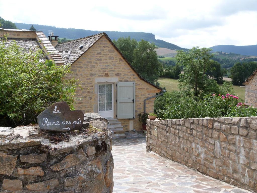 La Reine des prés Chambres d'Hôtes Les Bories-Rue Jean Bessière, 48100 Saint-Bonnet-de-Chirac