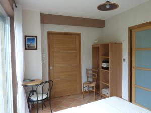 B&B / Chambre d'hôtes La Reine des prés Chambres d'Hôtes Les Bories-Rue Jean Bessière 48100 Saint-Bonnet-de-Chirac Languedoc-Roussillon