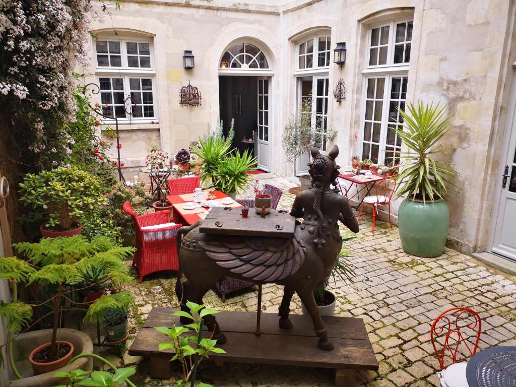 B&B / Chambre d'hôtes La Résidence des Indes 4 Rue Réaumur 17000 La Rochelle