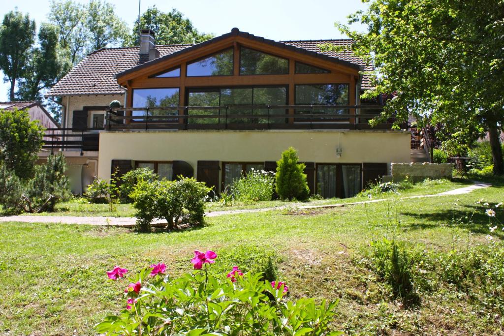 B&B / Chambre d'hôtes La Rose des Vents 8 sente des Jardins 77860 Saint-Germain-sur-Morin