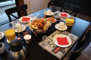 B&B / Chambre d'hôtes La Rose des Vents 8 sente des Jardins 77860 Saint-Germain-sur-Morin Île-de-France