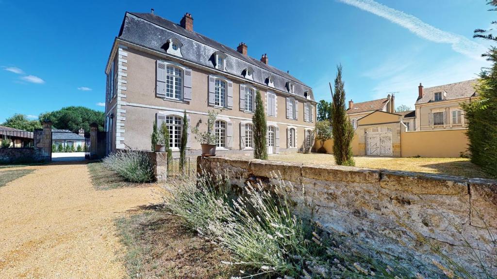 B&B / Chambre d'hôtes La Templerie 41 bis Rue de la Tour d'Auvergne 72200 La Flèche