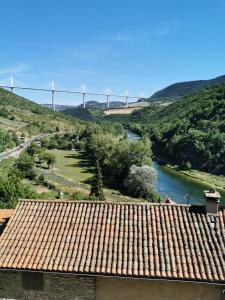 B&B / Chambre d'hôtes La Terrasse de Peyre PEYRE rue de la garde 12100 Comprégnac Midi-Pyrénées