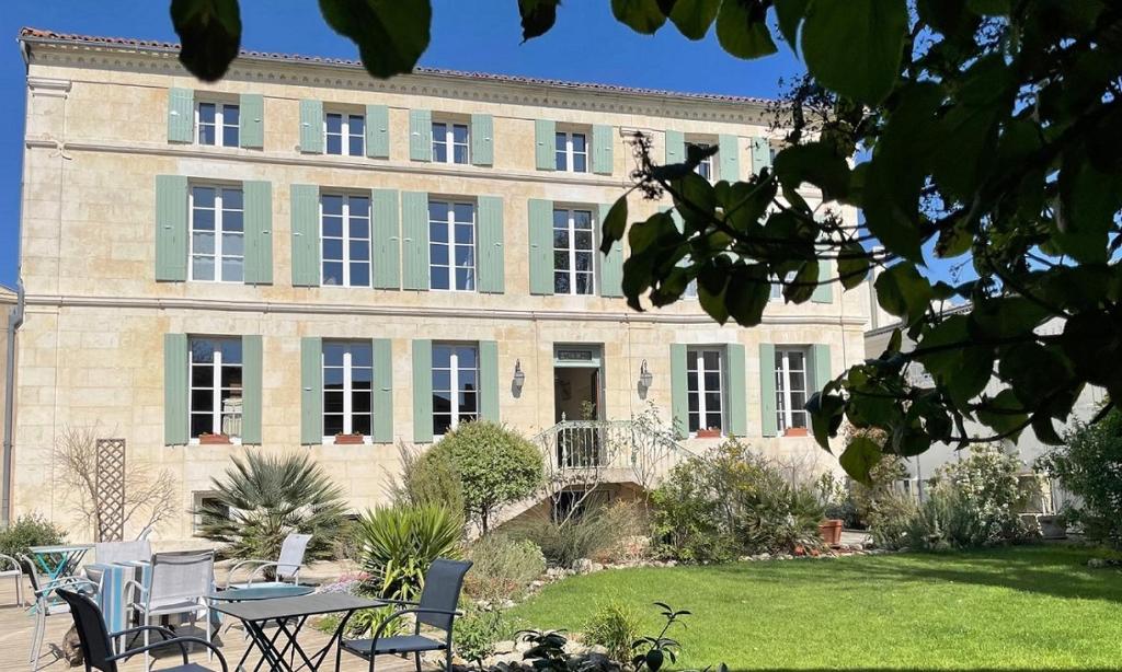 B&B / Chambre d'hôtes La Tillaie 28 Rue du Vieux Pont 17250 Pont-lʼAbbé-dʼArnoult