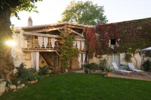 B&B / Chambre d'hôtes La Tillaie 28 Rue du Vieux Pont 17250 Pont-lʼAbbé-dʼArnoult -1