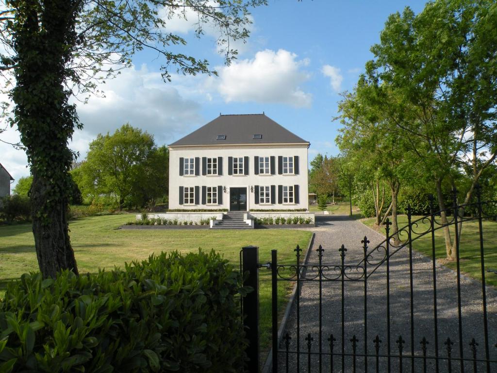 B&B / Chambre d'hôtes LA TOMMELLE 3 Route de Wasigny 08220 Doumely-Bégny