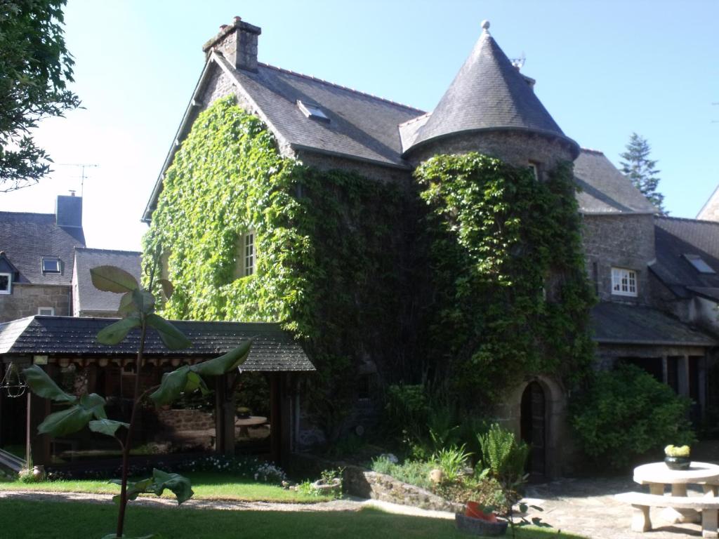 B&B / Chambre d'hôtes La Tourelle 22 2 Rue Cosson 22800 Quintin