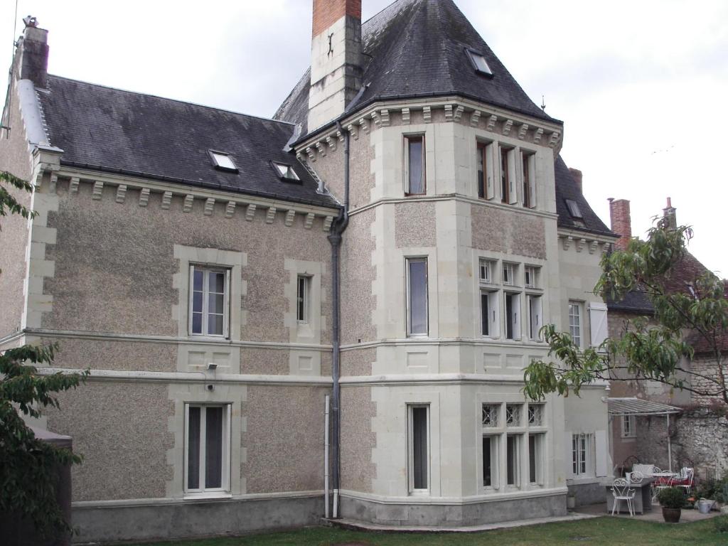 B&B / Chambre d'hôtes La Tourelle des Echelles 9 rue des échelles 86270 Lésigny