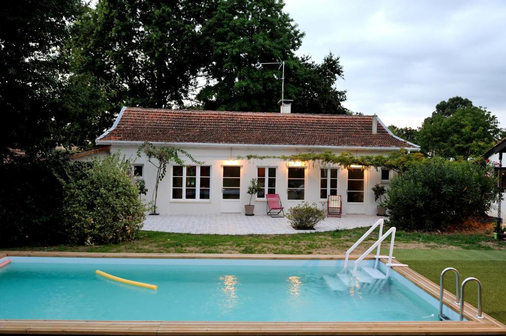 La Villa Sainte Catherine 30 Avenue de Taluque, 33510 Andernos-les-Bains