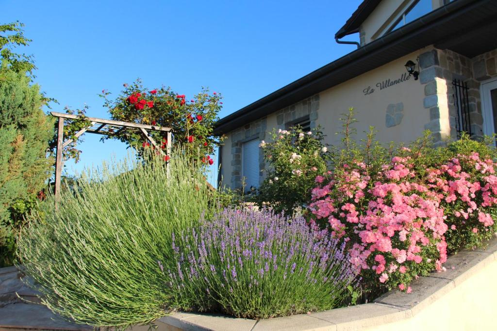 B&B / Chambre d'hôtes La Villanelle 10 La Plantière 25170 Pelousey