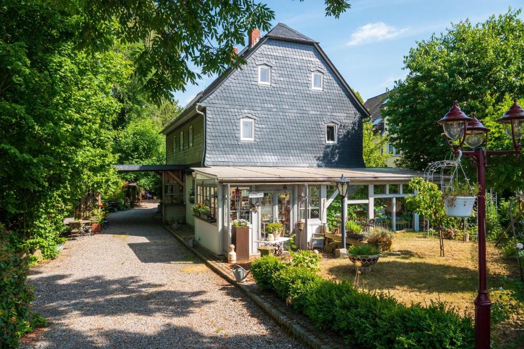 B&B / Chambre d'hôtes Land & Leben Pension Limbacher Straße 7 Chemnitz OT Röhrsdorf 09113 Röhrsdorf
