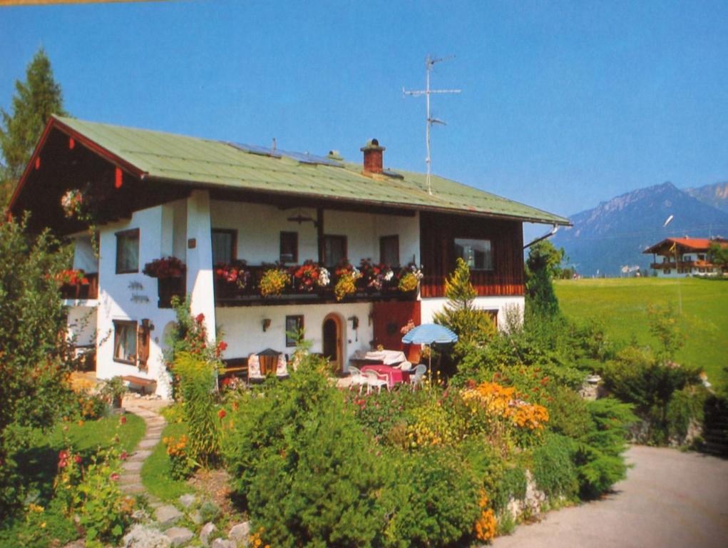 B&B / Chambre d'hôtes Landhaus Bindermoos Krennstrasse 50 83471 Schönau am Königssee