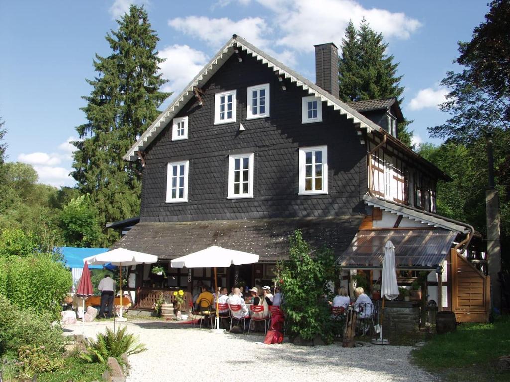 B&B / Chambre d'hôtes Landhaus Ederlust HeilungsRäume eV 63 Edertalstraße Landhaus Ederlust 35116 Hatzfeld