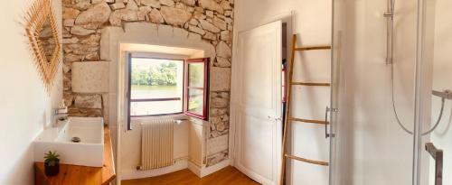 B&B / Chambre d'hôtes Le bistrot de l'écluse La Roussière 49770 La Roussiere Pays de la Loire