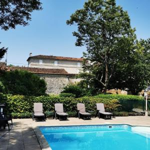 B&B / Chambre d'hôtes Le Bonheur- Suite Cognac 19 rue de la charente 16290 Hiersac -1