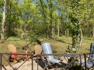 B&B / Chambre d'hôtes le bout du Bout Pech de l'Abeille 46250 Les Arques Midi-Pyrénées