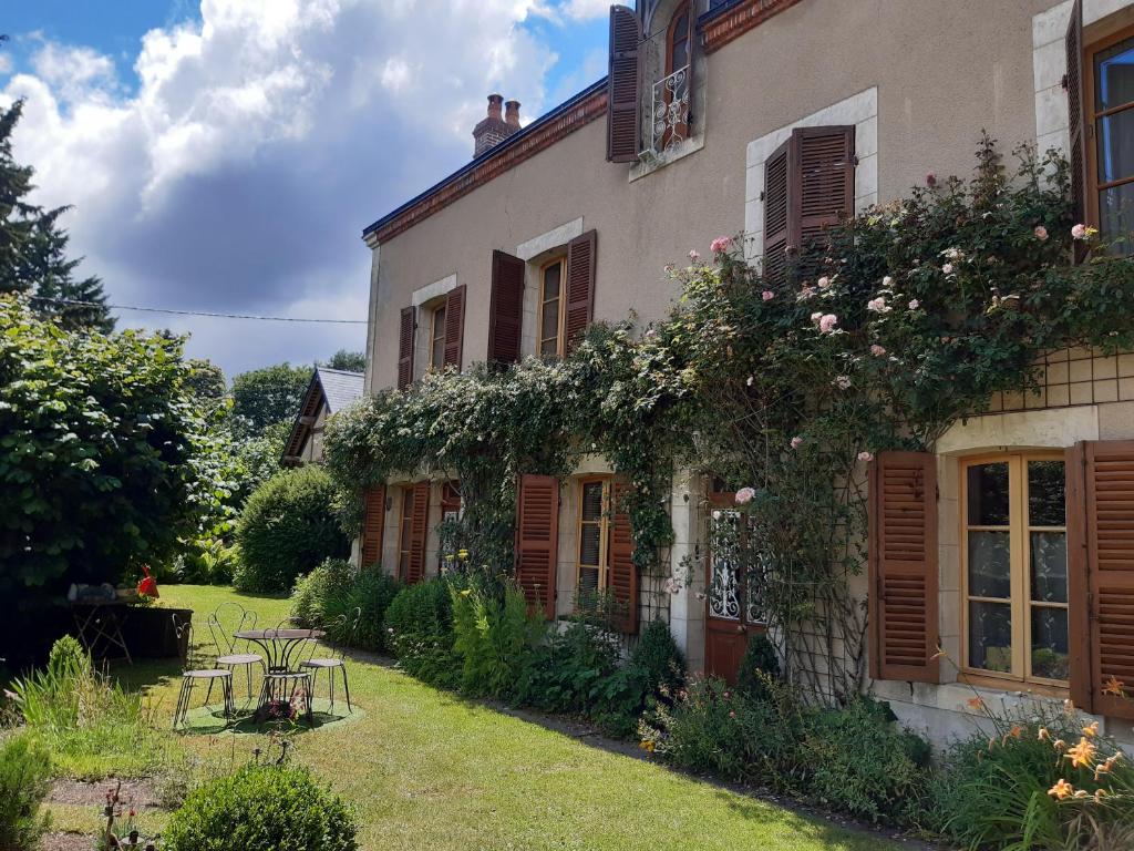 B&B / Chambre d'hôtes le buisson de la gariole ,chambre rhétaise 130 Avenue du Gén Leclerc 18700 Aubigny-sur-Nère