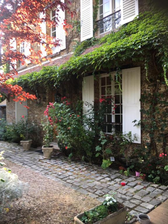 B&B / Chambre d'hôtes Le Cèdre Bleu 20bis, route de la troche 78490 Grosrouvre