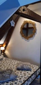 B&B / Chambre d'hôtes LE CHALET SUISS - Chambre Santorin Le Vicel 50760 Le Vicel Normandie